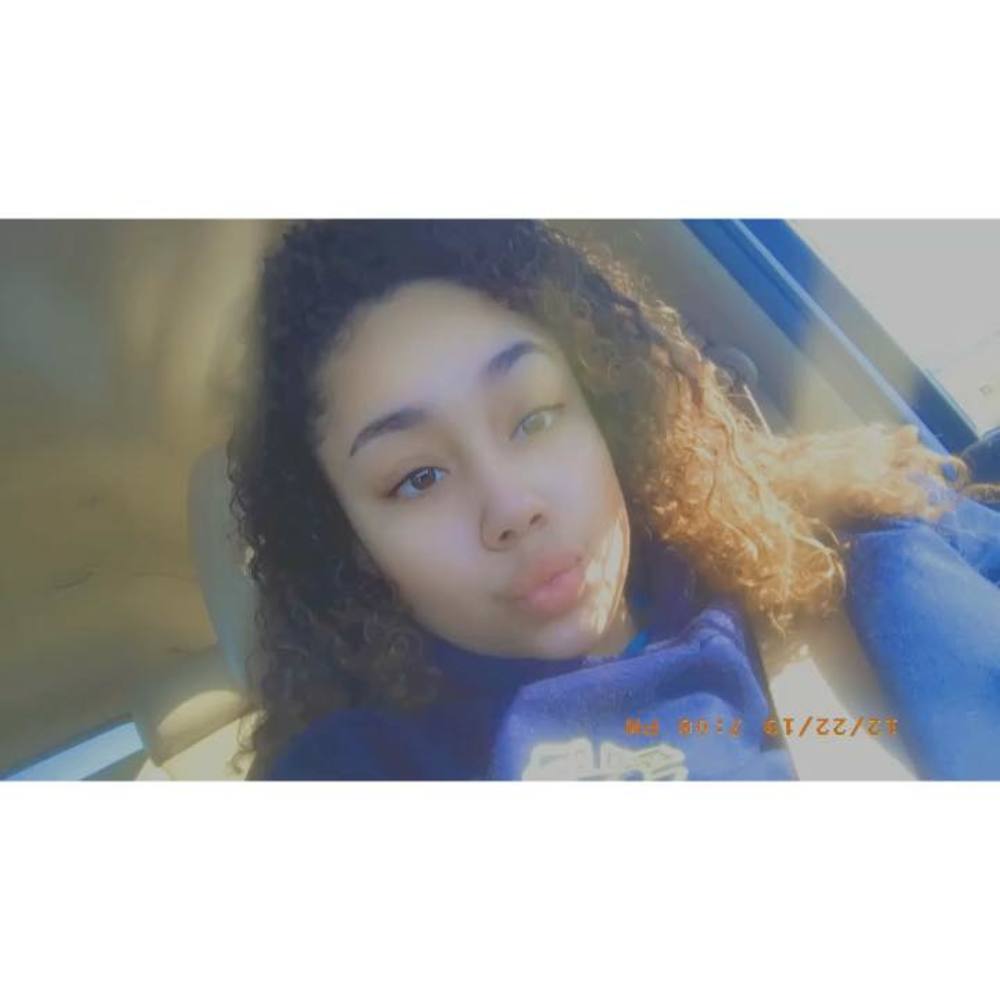 Meet your Posher, Melasia